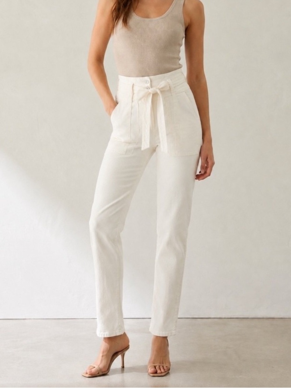 Veronica Beard White Denim Logan Slim Straight Extra High Rise Jeans SZ 30 Belt
